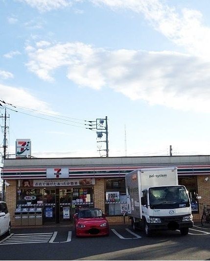 近くのセブンイレブンまで450m（徒歩6分）