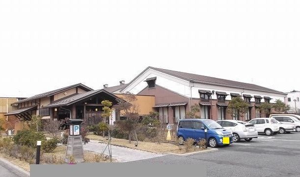 近くの極楽湯 槇尾店まで100m(徒歩2分)