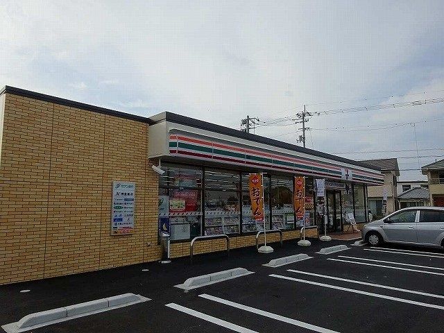 近くのセブンイレブンさんまで230m（徒歩3分）
