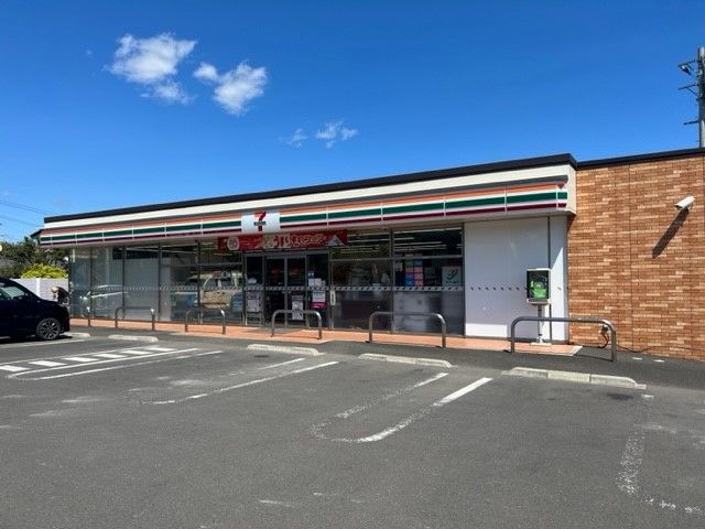 近くのセブンイレブン亘理祝田店まで160m（徒歩2分）