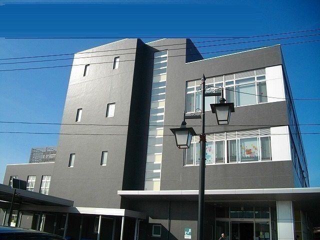 近くの西部市民サービスセンターまで1,300m(徒歩17分)