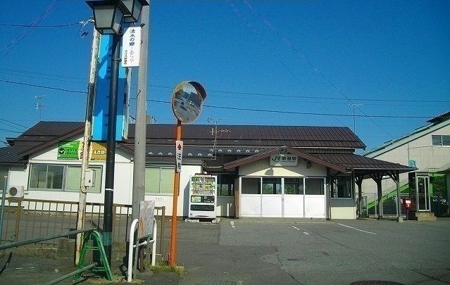 近くのJR新屋駅まで1,400m(徒歩18分)