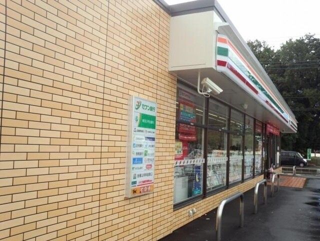 近くのセブンイレブン上尾小泉氷川店まで500m(徒歩7分)