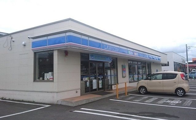 近くのローソン旭川東光１５条店まで700m（徒歩9分）