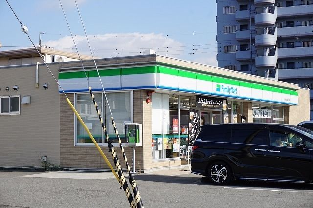 近くのコンビニまで1,000m（徒歩13分）