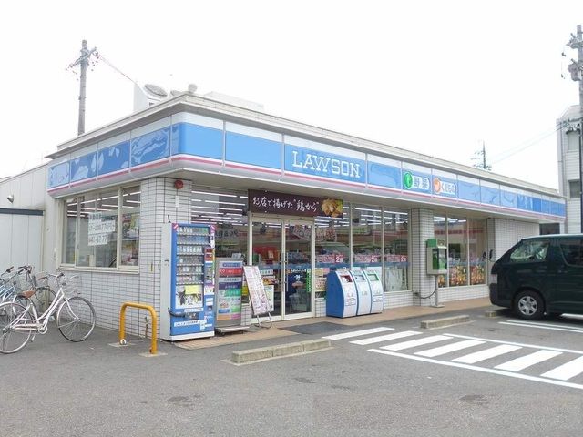 近くのローソン　青山店まで350m（徒歩5分）