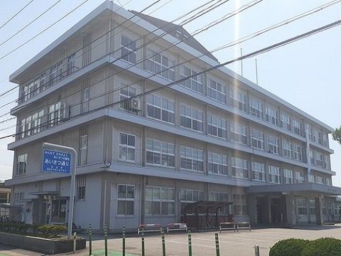 近くの立山町役場まで1,800m（徒歩23分）