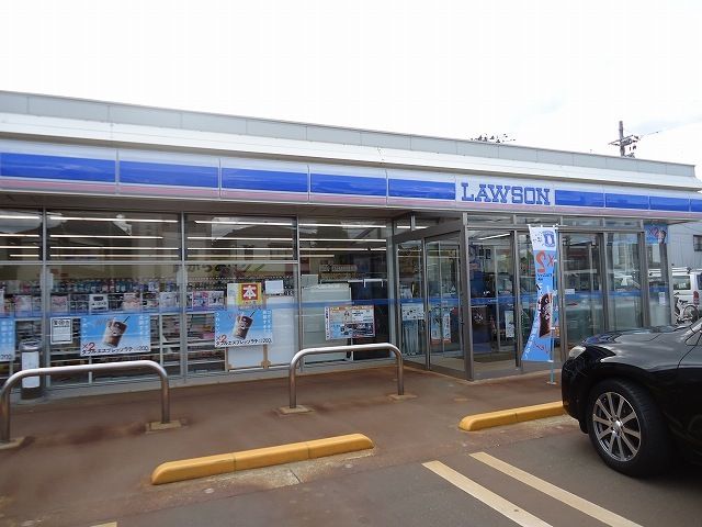 近くのローソン長岡石内店まで350m(徒歩5分)