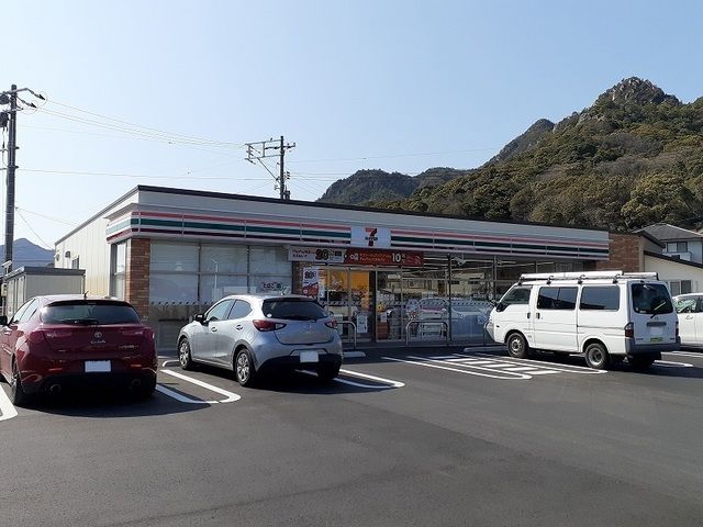 近くのセブンイレブン防府高井店まで850m（徒歩11分）