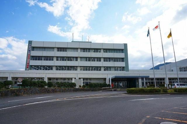 近くの伊万里市役所まで660m(徒歩9分)