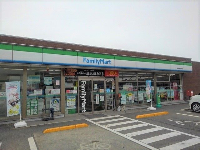 近くのコンビニまで1,100m（徒歩14分）