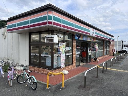 近くのセブンイレブンまで250m(徒歩4分)