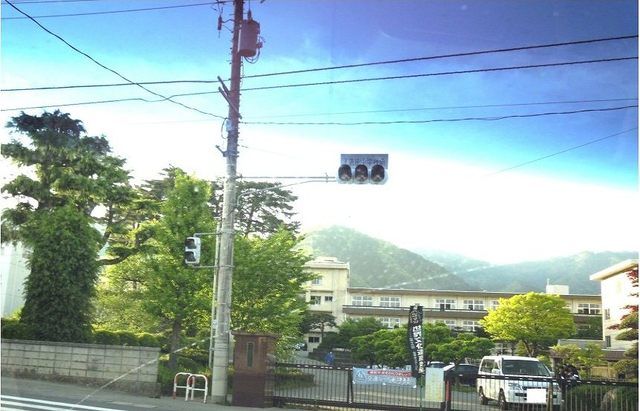 近くの下吉田中学校まで1,300m(徒歩17分)