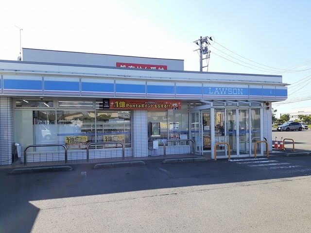 近くのコンビニまで300m（徒歩4分）