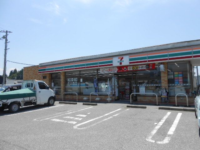 近くのセブンイレブン多賀大社店様まで400m（徒歩5分）