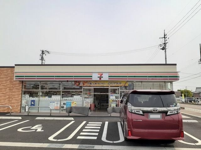 近くのコンビニまで350m（徒歩5分）