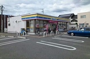 近くのミニストップ蒲郡八百富町店まで650m（徒歩9分）
