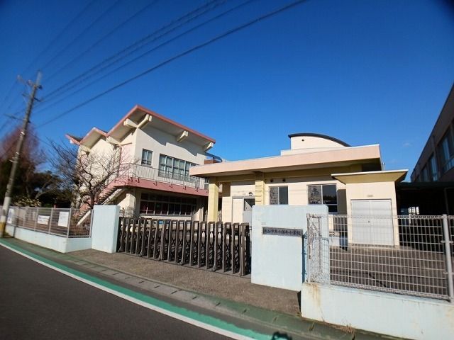 近くの小佐井小学校まで350m(徒歩5分)