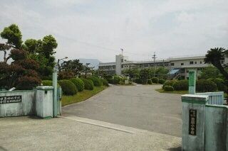 近くの池田小学校　様まで1,200m（徒歩15分）