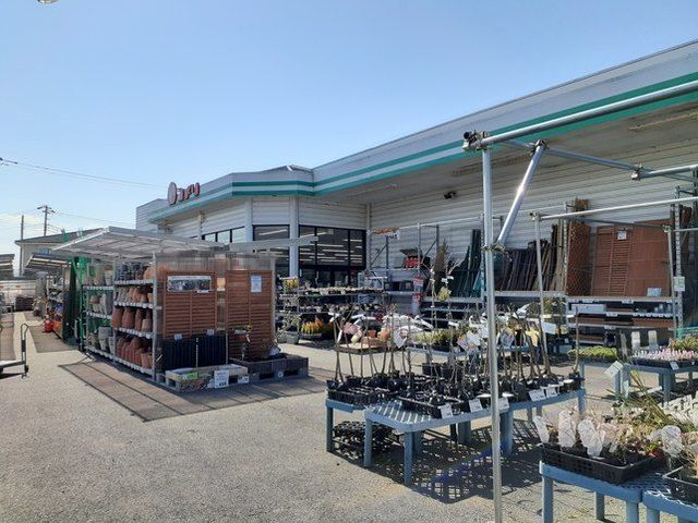 近くのコメリハード&グリーン藤井店まで750m(徒歩10分)