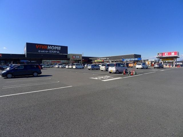 近くのビバホーム館林店まで1,800m（徒歩23分）