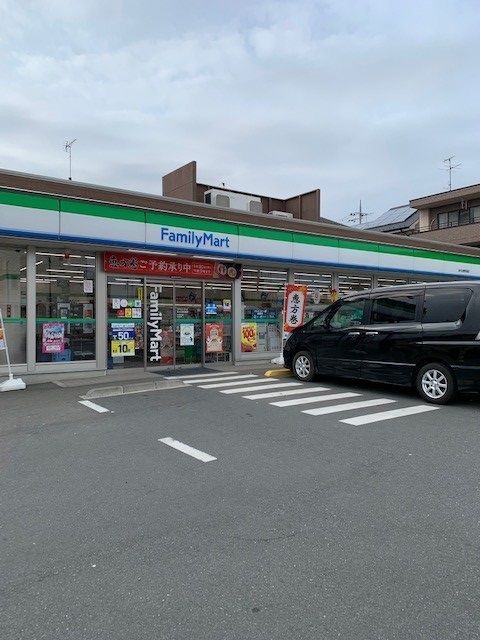 近くのコンビニまで230m（徒歩3分）