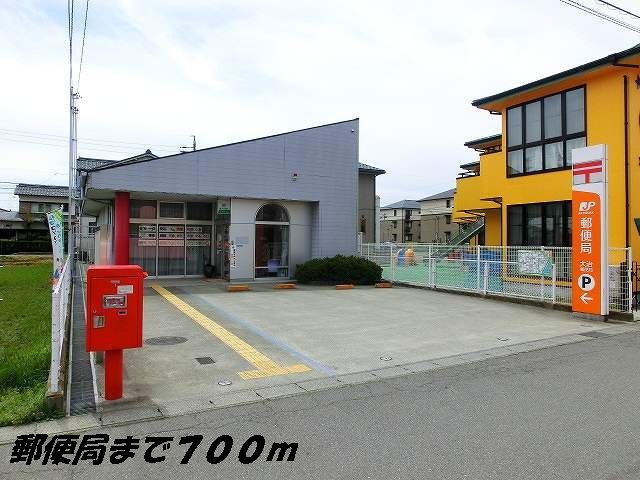 近くの大治東条郵便局まで700m（徒歩9分）