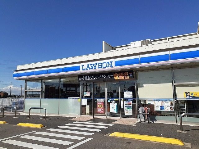 近くのコンビニまで673m（徒歩9分）