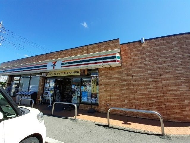 近くのセブンイレブン沼田インター店まで500m(徒歩7分)