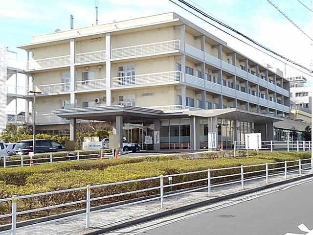 近くの三郷中央総合病院まで950m（徒歩12分）