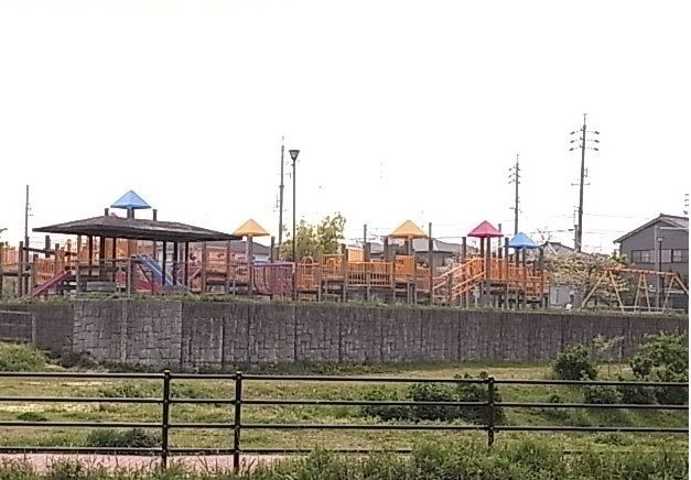 近くの小垣江公園まで600m（徒歩8分）