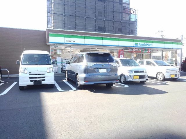 近くのコンビニまで350m（徒歩5分）