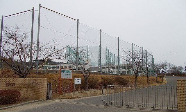 近くの岩沼市立岩沼西中学校まで1,600m(徒歩20分)