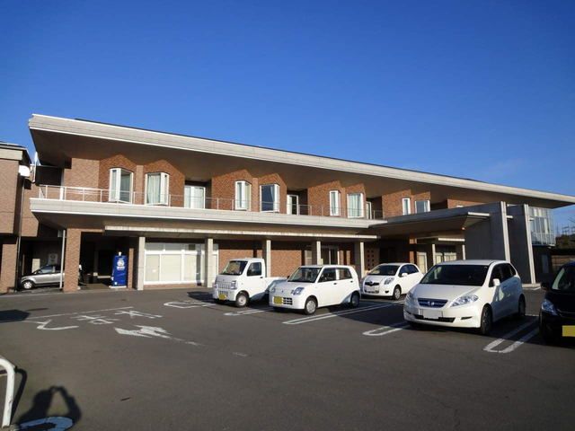 近くの東御市民病院まで2,800m（徒歩35分）