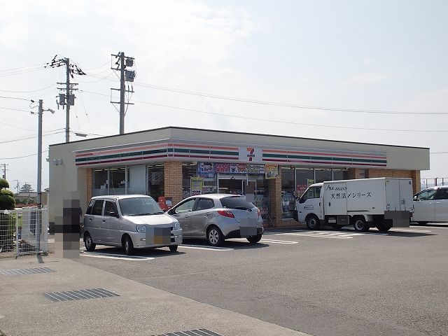 近くのコンビニまで2,300m（徒歩29分）