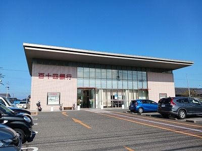 近くの百十四銀行仏生山支店さんまで700m（徒歩9分）