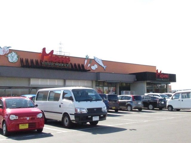 近くのマム　坂本店まで500m（徒歩7分）