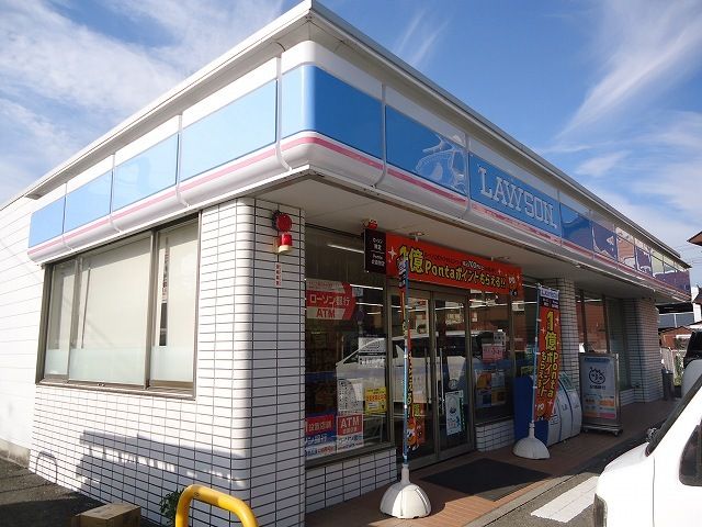 近くのコンビニまで170m（徒歩3分）