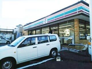 近くのセブンイレブン鬼怒川立岩店まで700m（徒歩9分）