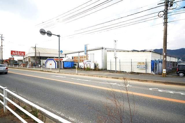 近くのルミエール苅田店まで600m（徒歩8分）