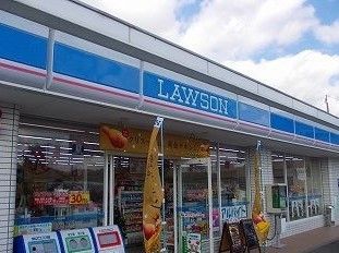 近くのコンビニまで400m（徒歩5分）