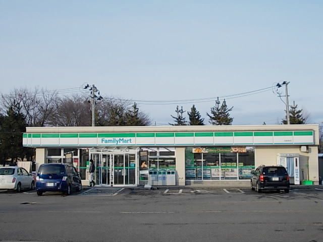 近くのファミリーマート 大曲田町店まで400m(徒歩5分)