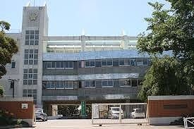 近くの桜ヶ丘小学校まで800m(徒歩10分)