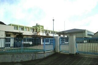 近くの有田市立保田保育所様まで1,020m（徒歩13分）