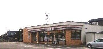 近くのセブンイレブン深川東店まで600m（徒歩8分）