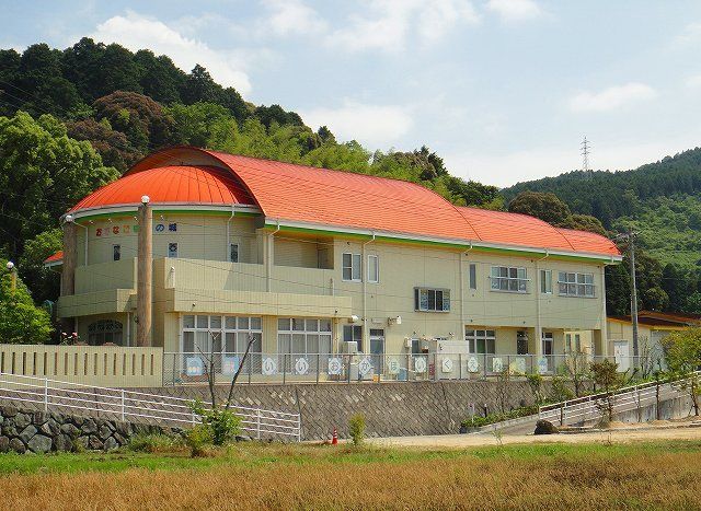 近くの飯岡保育園まで980m(徒歩13分)