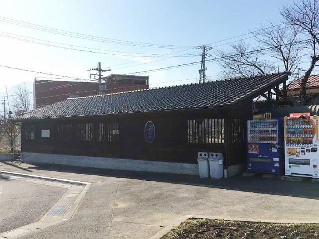 近くの大学前駅まで750m（徒歩10分）