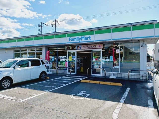 近くのファミリーマート北条下灘波店様まで650m（徒歩9分）