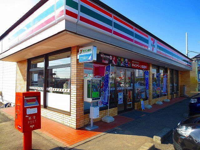 近くのコンビニまで200m（徒歩3分）