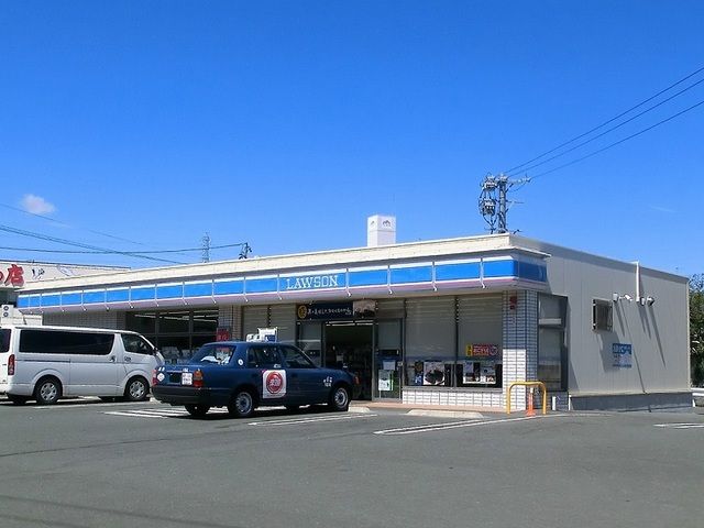 近くのローソン浜松富塚北店まで500m（徒歩7分）